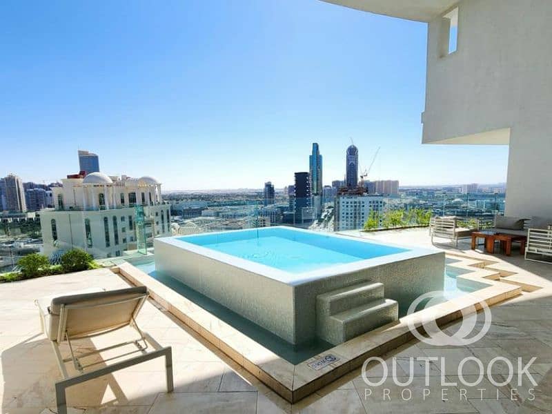 Urgent Sale I Luxury Penthouse with Pool I Vacant