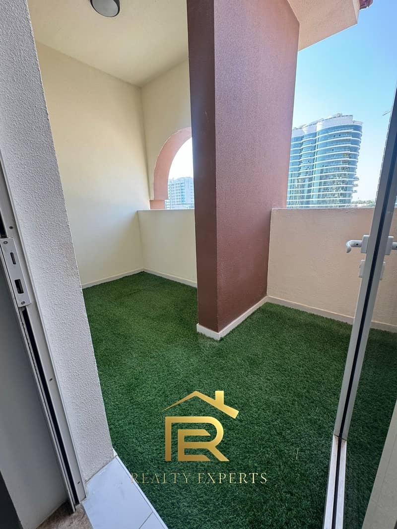 Unfurnished 2 Bedroom Apartment in Spanish Building, Dubai Sports City - Image 9