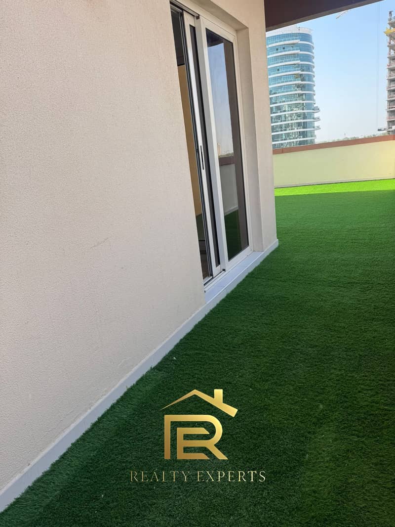 Unfurnished 2 Bedroom Apartment in Spanish Building, Dubai Sports City - Image 10
