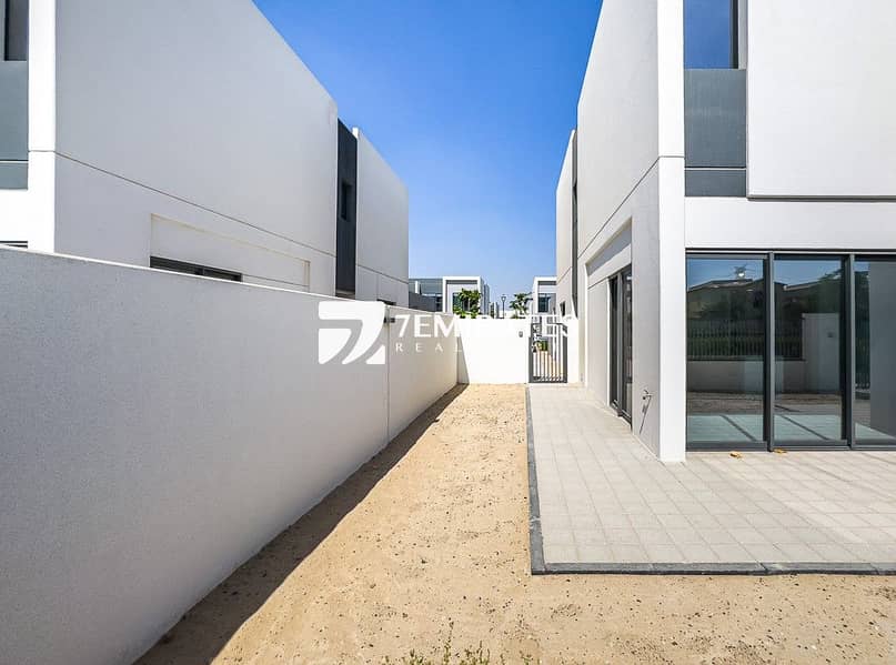 Single Row | Ready To Move In | 4BR Unfurnished - Image 31