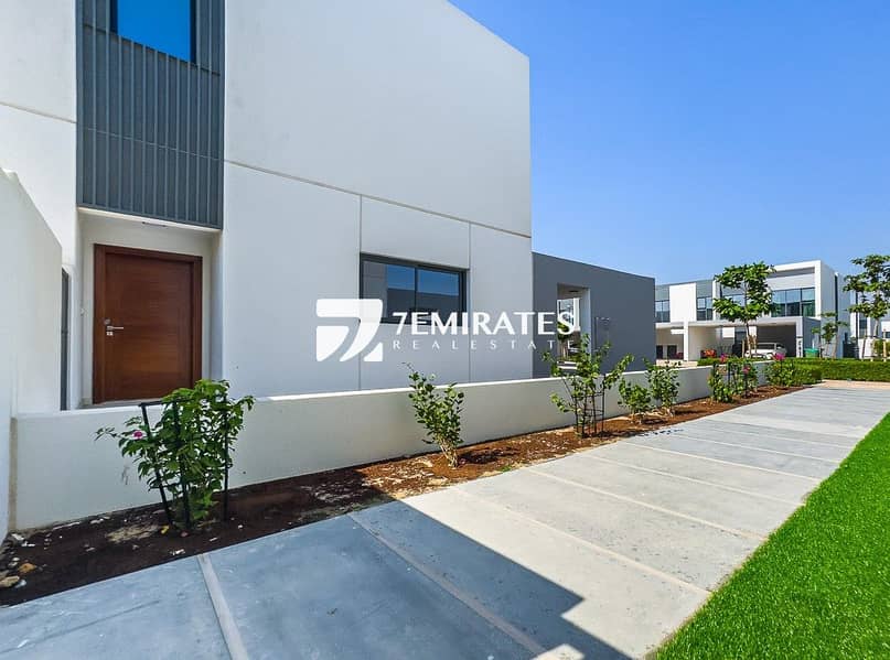 Single Row | Ready To Move In | 4BR Unfurnished - Image 39