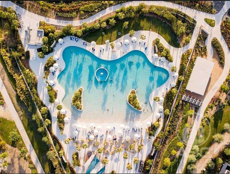 Prime Location /Golf Course Community/Furnished - Image 8