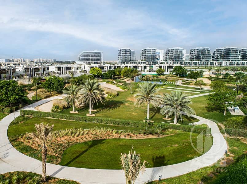 Prime Location /Golf Course Community/Furnished - Image 9