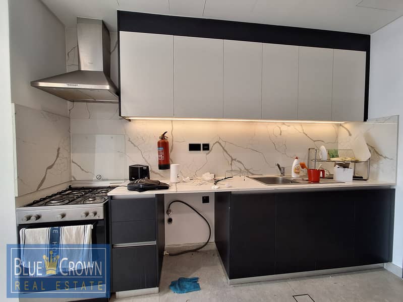 Luxury Apartment/ Close to metro/ Kitchen appliances - Image 8