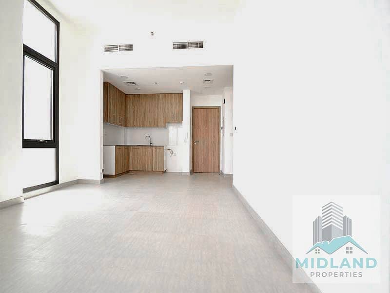 Spacious 1BR + Hall, Park Views, Prime Corner Unit – Town Square