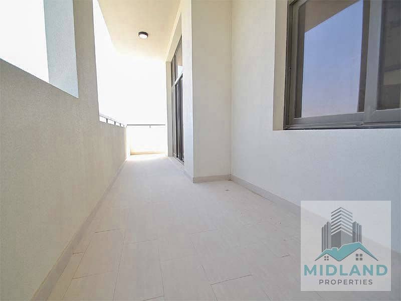 Spacious 1BR + Hall, Park Views, Prime Corner Unit – Town Square - Image 12