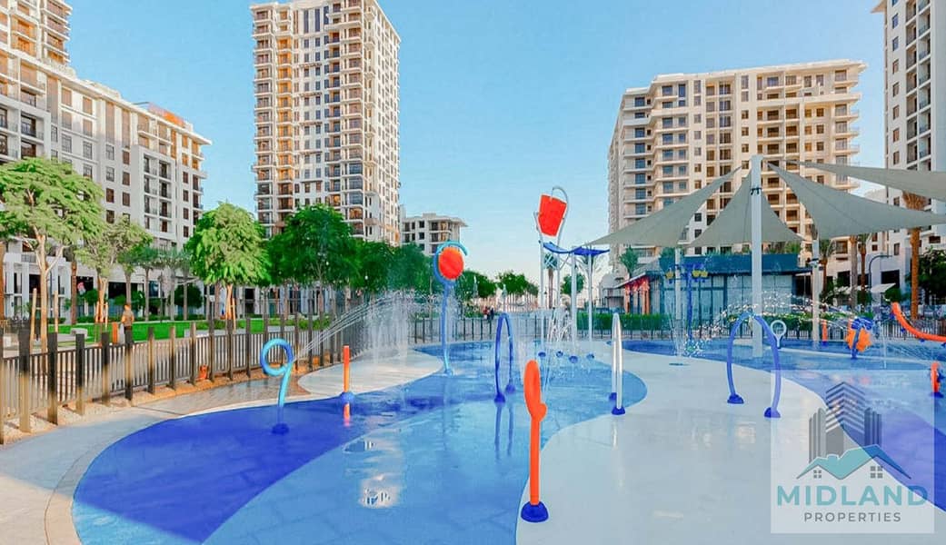 Spacious 1BR + Hall, Park Views, Prime Corner Unit – Town Square - Image 15