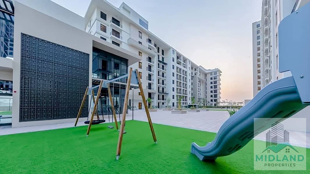 Spacious 1BR + Hall, Park Views, Prime Corner Unit – Town Square - Image 16