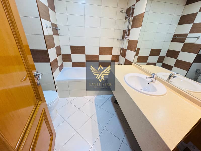 Chiller Free Laundry / High Floor / Book Now k - Image 11