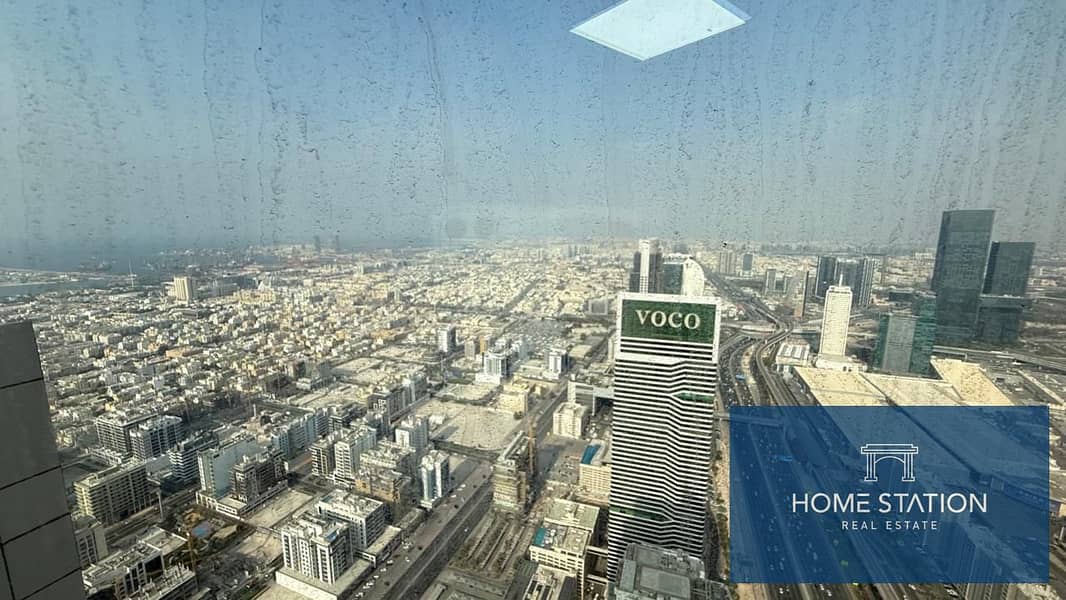 “Spacious Top-Floor Apartment • Chiller-Free • Laundry Area • Incredible Views”