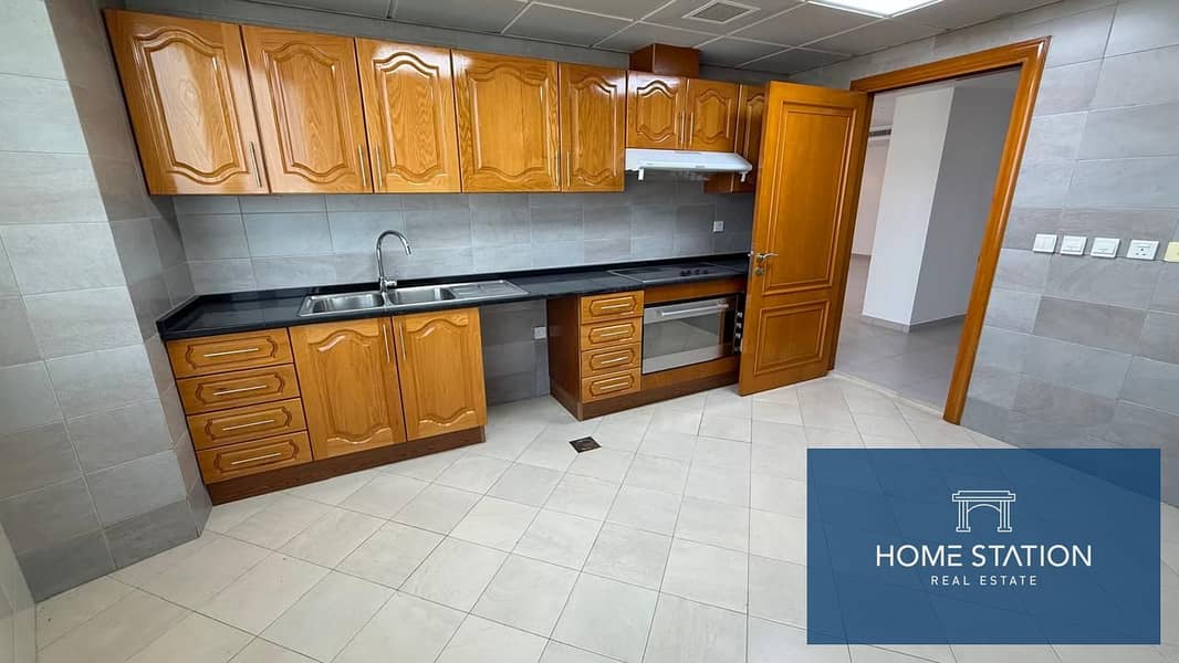 “Spacious Top-Floor Apartment • Chiller-Free • Laundry Area • Incredible Views” - Image 7