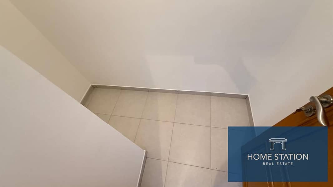 “Spacious Top-Floor Apartment • Chiller-Free • Laundry Area • Incredible Views” - Image 8