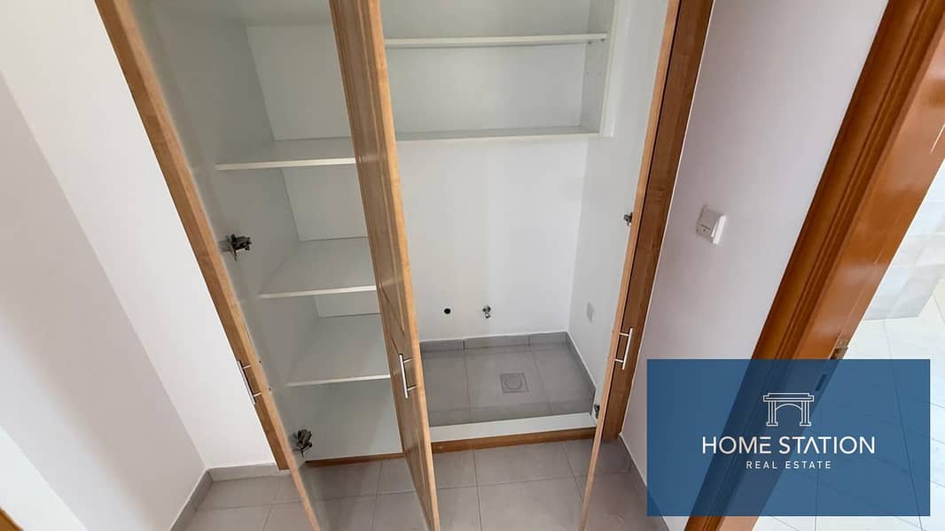 “Spacious Top-Floor Apartment • Chiller-Free • Laundry Area • Incredible Views” - Image 10