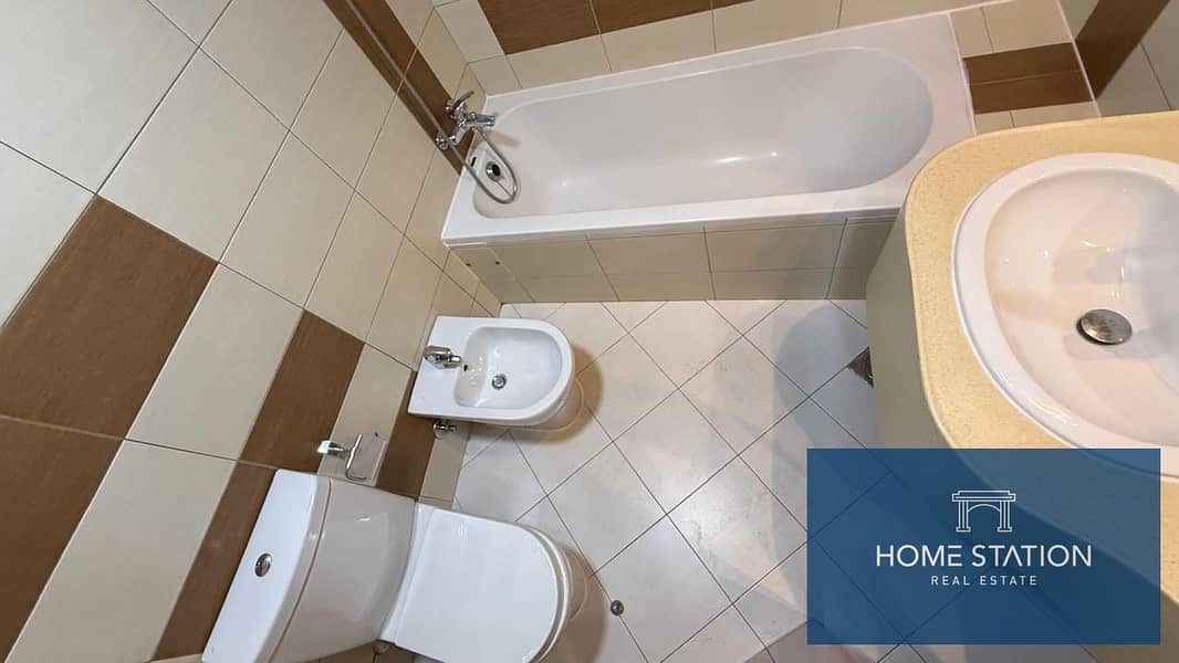 “Spacious Top-Floor Apartment • Chiller-Free • Laundry Area • Incredible Views” - Image 13