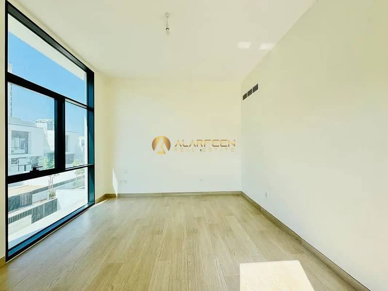 Unfurnished | Bright ambiance | Prime Location - Image 9