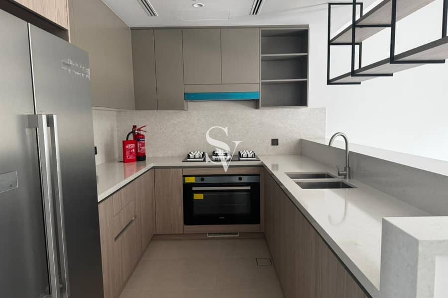 Upgraded Near To Pool And Park | Single Row