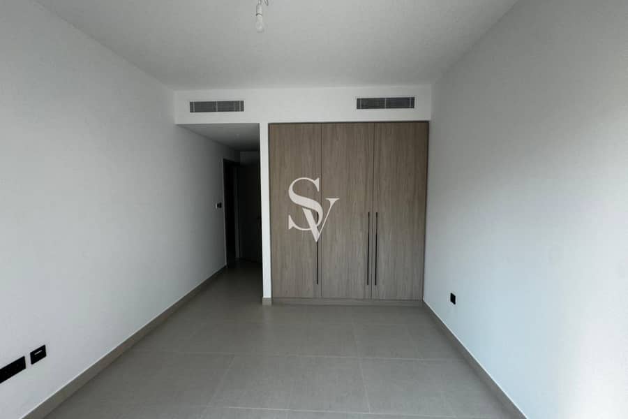 Upgraded Near To Pool And Park | Single Row