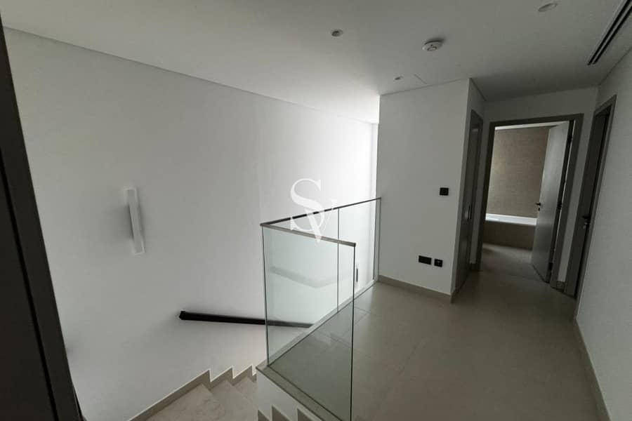 Upgraded Near To Pool And Park | Single Row - Image 6