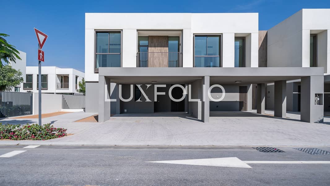 Huge Plot | Ready to Move | Corner Unit