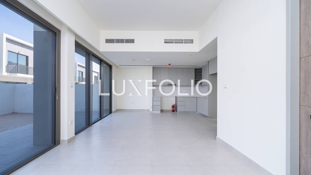 Huge Plot | Ready to Move | Corner Unit