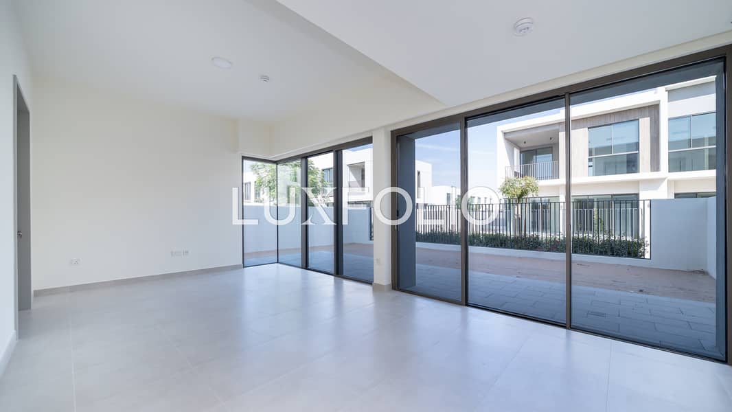 Huge Plot | Ready to Move | Corner Unit