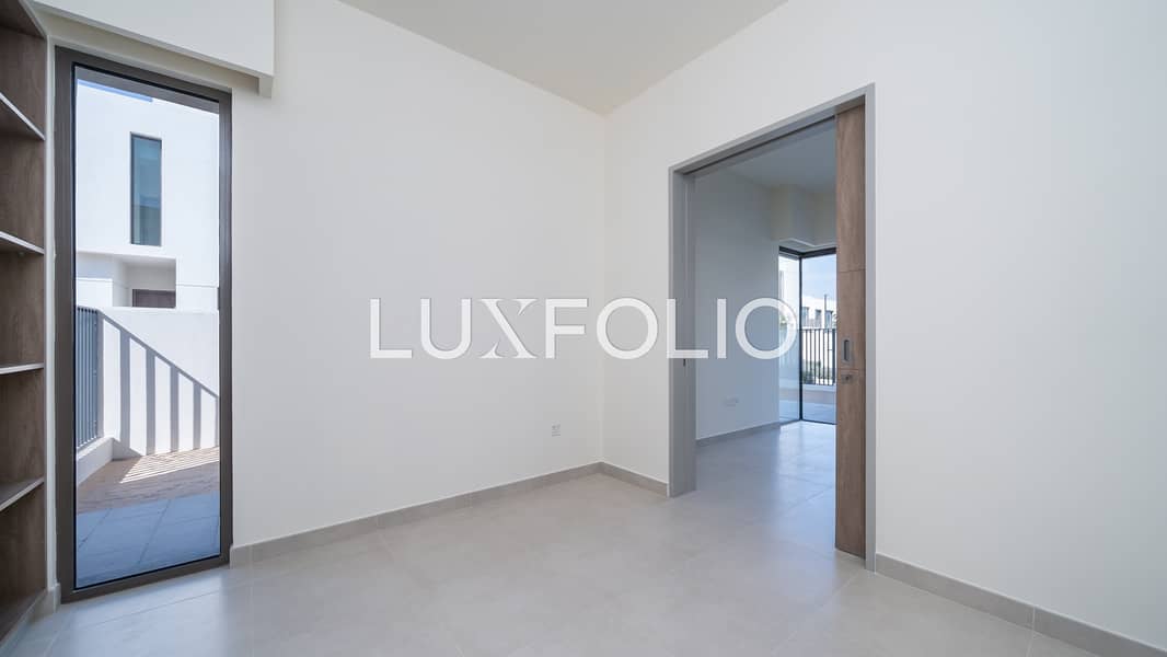 Huge Plot | Ready to Move | Corner Unit - Image 11