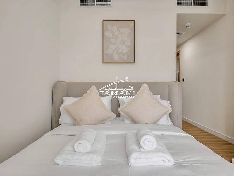 Exquisite 2BR Upgraded Townhouse | Fully Furnished