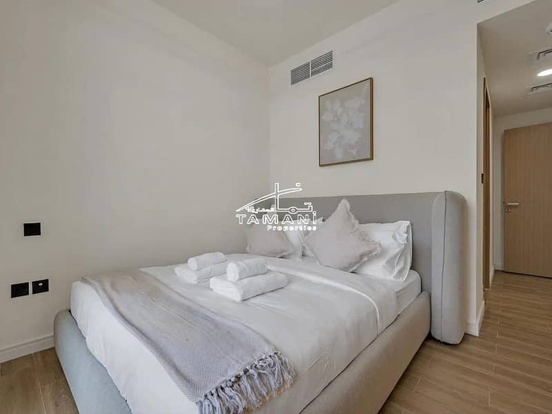 Exquisite 2BR Upgraded Townhouse | Fully Furnished - Image 11