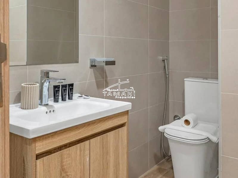 Exquisite 2BR Upgraded Townhouse | Fully Furnished - Image 26