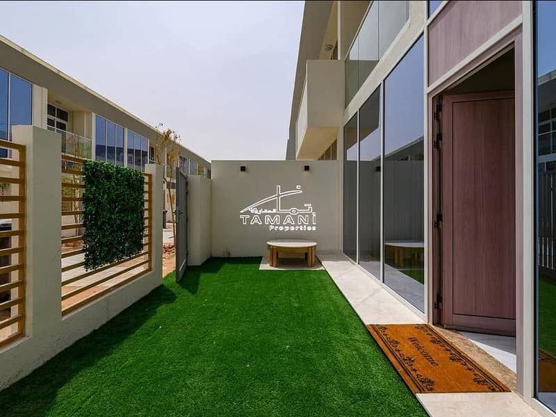 Exquisite 2BR Upgraded Townhouse | Fully Furnished - Image 33