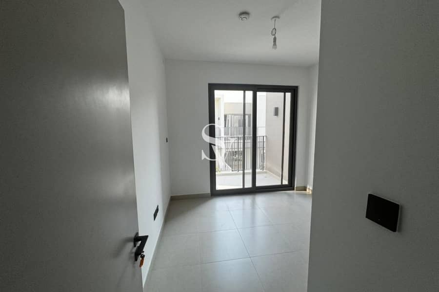 Upgraded Near To Pool And Park | Single Row - Image 10