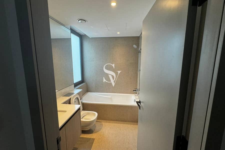 Upgraded Near To Pool And Park | Single Row - Image 12