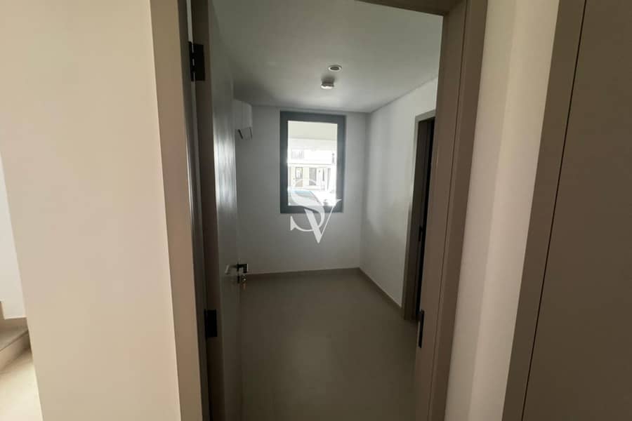 Upgraded Near To Pool And Park | Single Row - Image 13