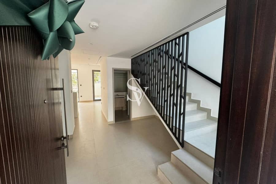 Upgraded Near To Pool And Park | Single Row - Image 20