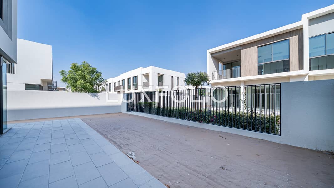 Huge Plot | Ready to Move | Corner Unit - Image 34