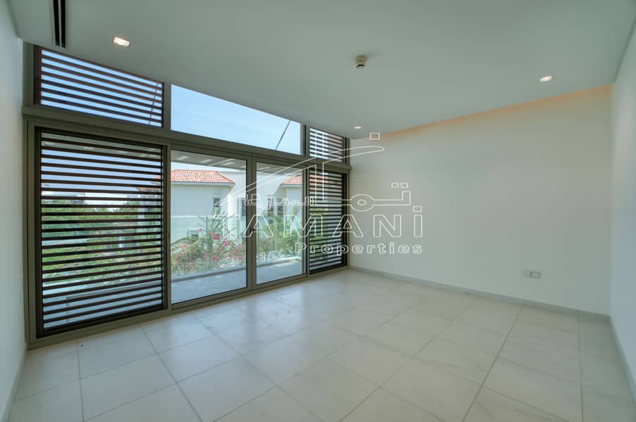 Phase One Vacant Corner Contemporary 5BR - Image 20