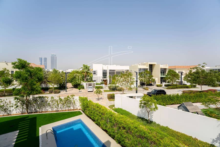 Phase One Vacant Corner Contemporary 5BR - Image 21