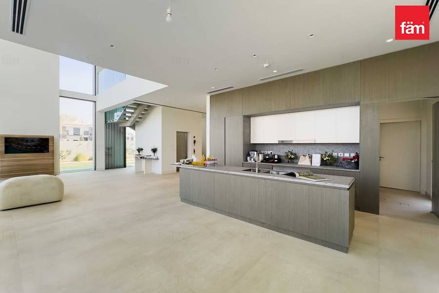 SINGLE ROW CORNER UNIT| BURJ VIEWl NEAR AMENITIES