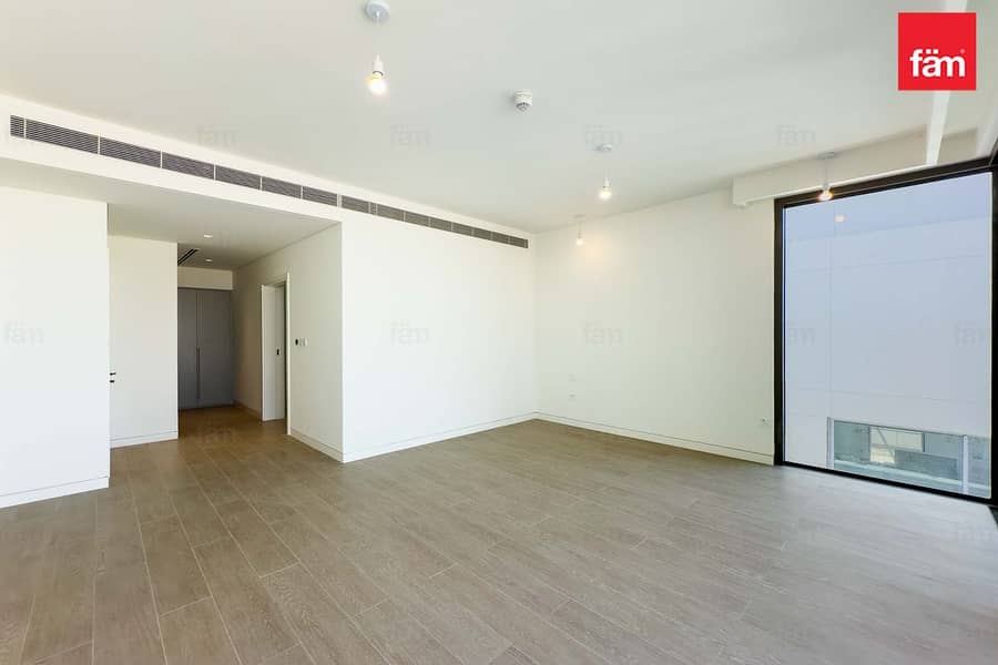 SINGLE ROW CORNER UNIT| BURJ VIEWl NEAR AMENITIES - Image 7