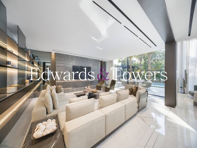 Exclusive | Luxury Upgraded and Furnished | Corner