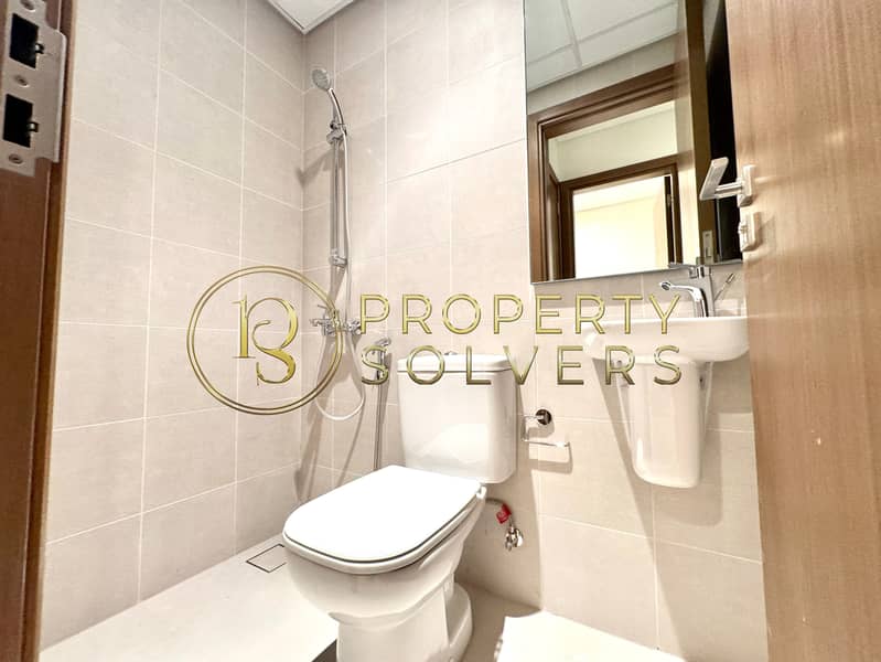 Prime location | Well Maintained | Huge Layout - Image 8