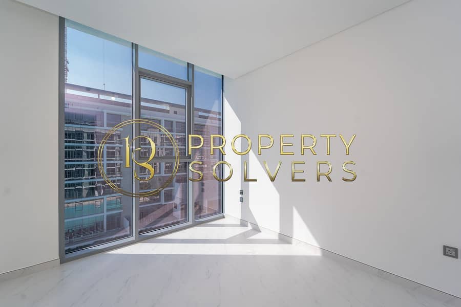 Exclusive Waterfront Unit | Prime Location | Modern Layout - Image 6