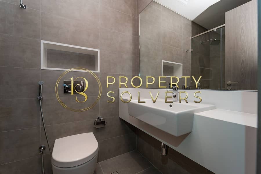 Exclusive Waterfront Unit | Prime Location | Modern Layout - Image 14