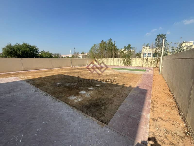 Spacious 2-Bed Villa | Prime Dubai Location | A. . . - Image 28