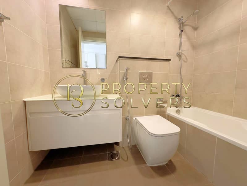 Modern Studio | Well Maintained | Huge Layout - Image 8