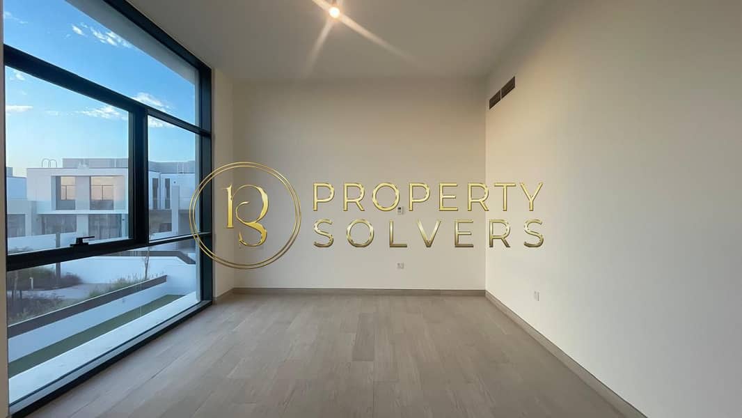 Well Maintained | Huge Balcony I With Maids Room