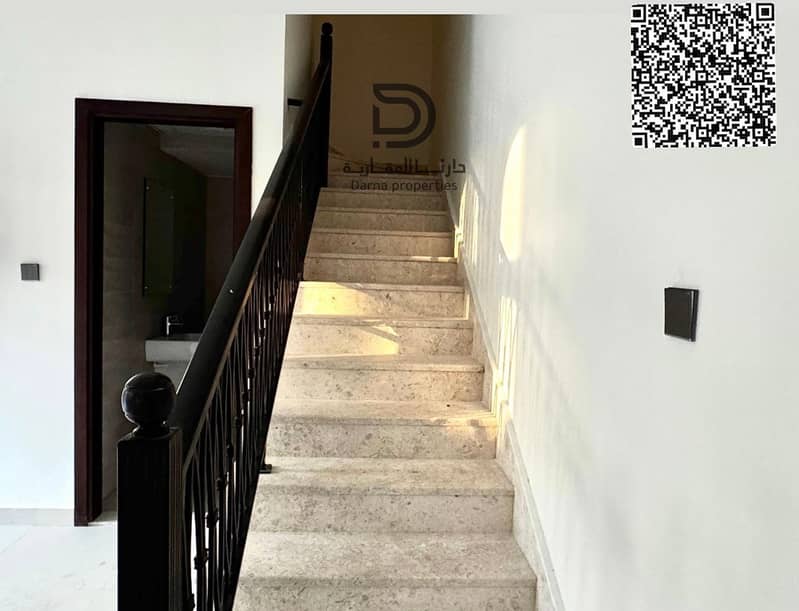 4 BD9852ED-78F7-442B-AC17-1376E35F0D0F. jpg
