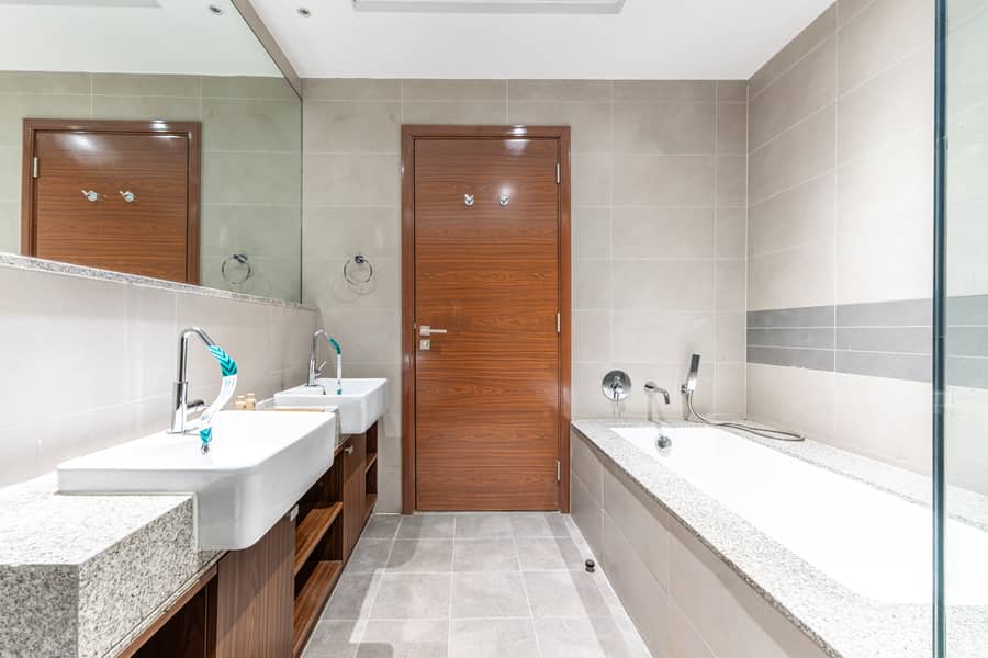 13 Washroom 2.2. jpg