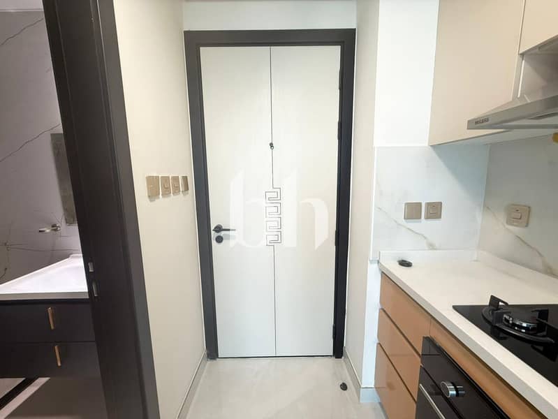 Modern Studio | Stunning Views | Brand New - Image 14