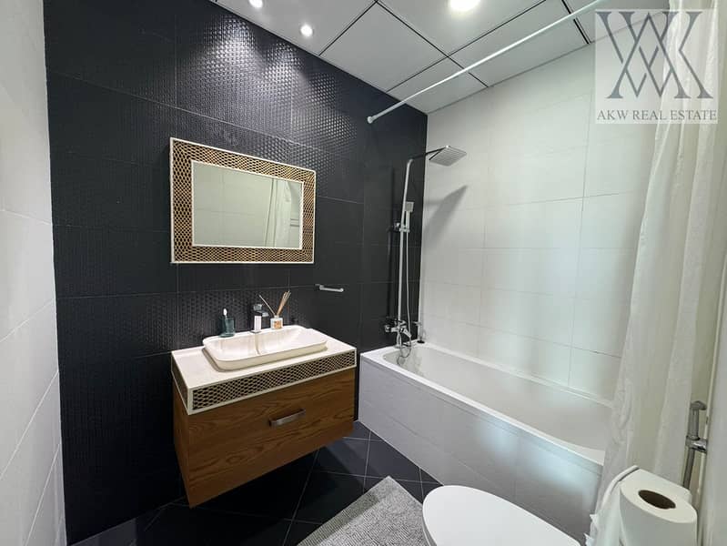 Skyline View | 2 Bed-Convertible | Spacious Layouts - Image 8